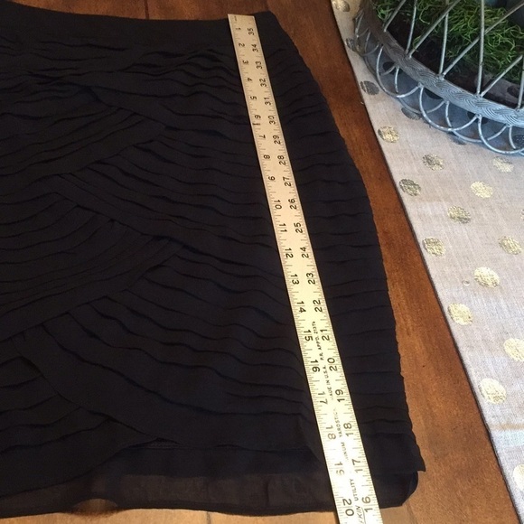 H&M Chiffon Pleated Black Skirt 4 - Picture 4 of 5